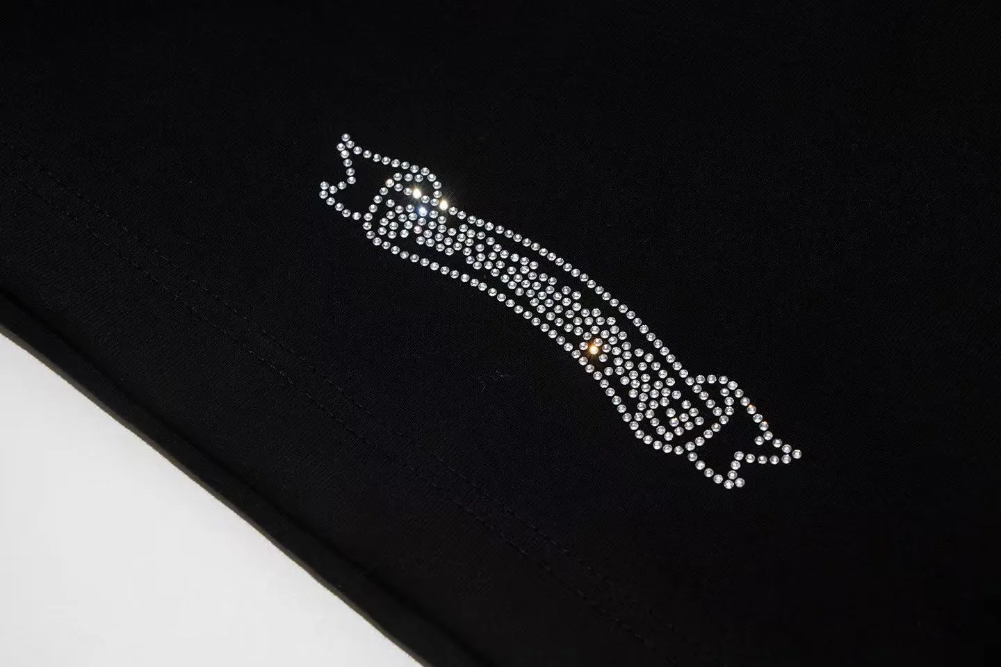 🅿️170 Style: 2025 new Croix heart hot diamond short-sleeved T-shirt Material: High version 300g double yarn combed cotton Size: S～XL Color: Black Style number: Z1001